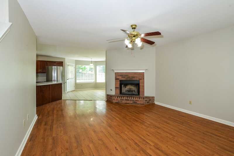 1,960/Mo, 4371 Shadow Ridge Dr Horn Lake, MS 38637 Living Room View 2