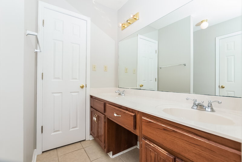 2,010/Mo, 4371 Shadow Ridge Dr Horn Lake, MS 38637 Master Bathroomlarge View