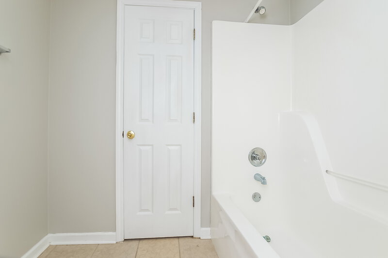 2,010/Mo, 4371 Shadow Ridge Dr Horn Lake, MS 38637 Master Bathroomlarge View 2