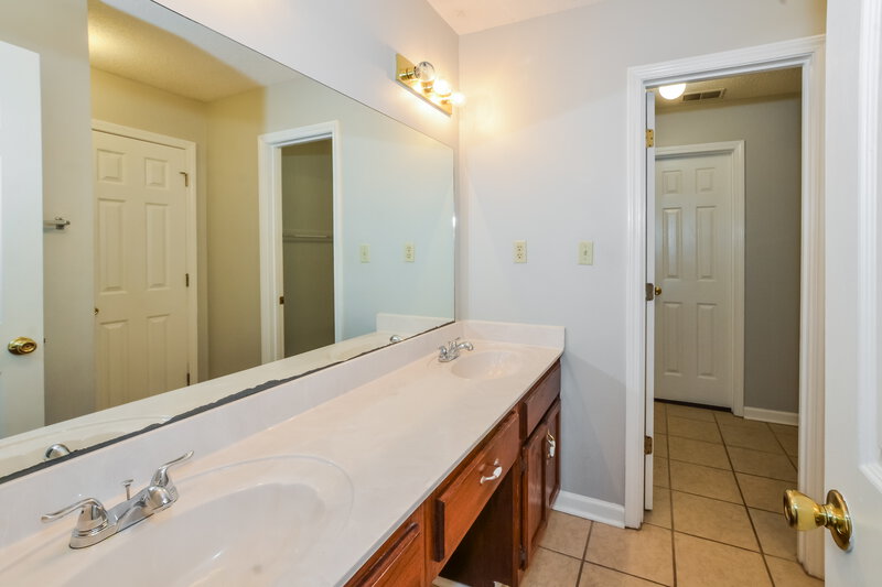 1,960/Mo, 4371 Shadow Ridge Dr Horn Lake, MS 38637 Main Bathroom View