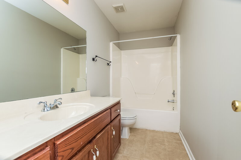 2,010/Mo, 4371 Shadow Ridge Dr Horn Lake, MS 38637 Bathroomlarge View