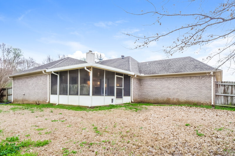2,000/Mo, 4730 Buckhead Cir Bartlett, TN 38002 Rear View 2