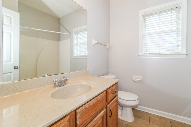 1,815/Mo, 1112 Averett Ln Cordova, TN 38018 Bathroom View