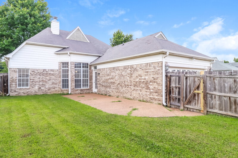 1,815/Mo, 1112 Averett Ln Cordova, TN 38018 Rear View