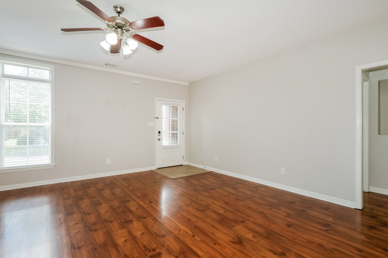 1,770/Mo, 10176 Eveninghill Dr Cordova, TN 38016 Living Room View 2