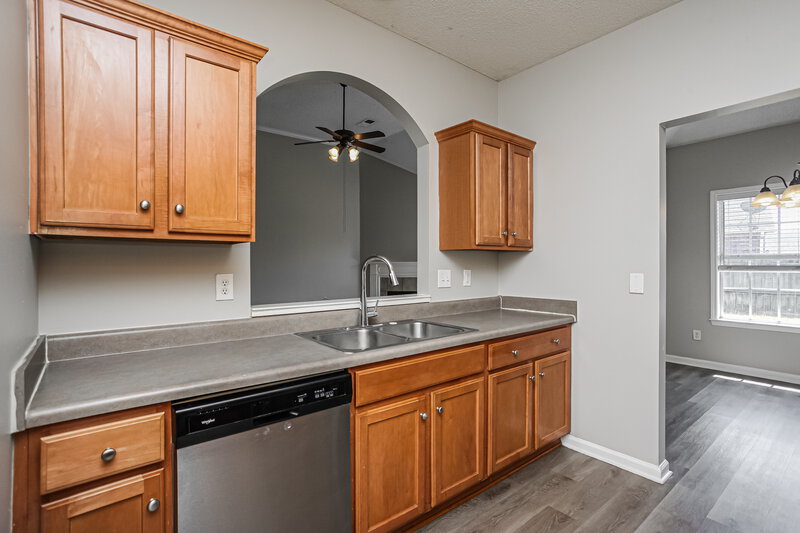 1,925/Mo, 10183 Tall Hickory Dr Cordova, TN 38016 Kitchen View