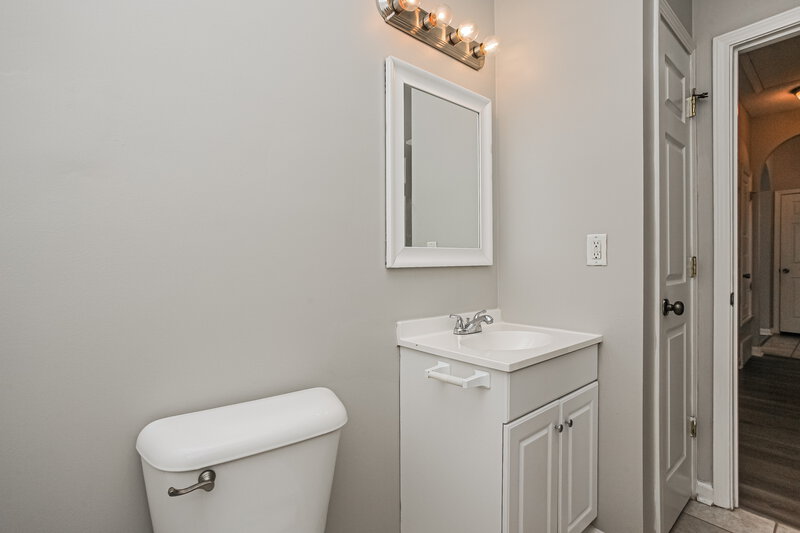 1,925/Mo, 10183 Tall Hickory Dr Cordova, TN 38016 Bathroom View