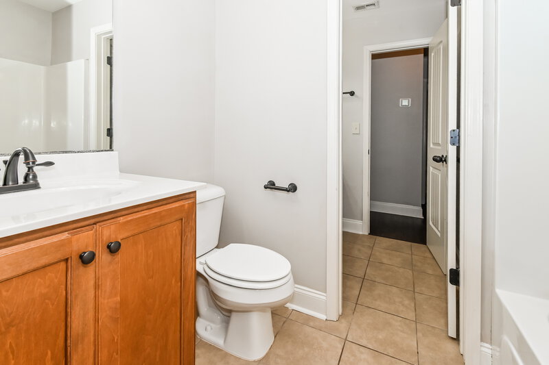 1,830/Mo, 3032 Magnolia Dr Hernando, MS 38632 Bathroom View