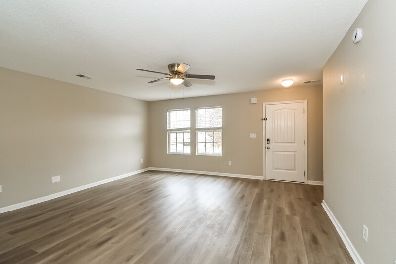 1,850/Mo, 9991 Branley Oak Dr Cordova, TN 38016 Living Room View 2