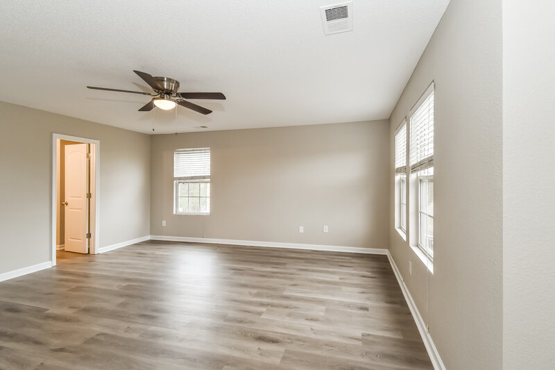 1,850/Mo, 9991 Branley Oak Dr Cordova, TN 38016 Main Bedroom View 2