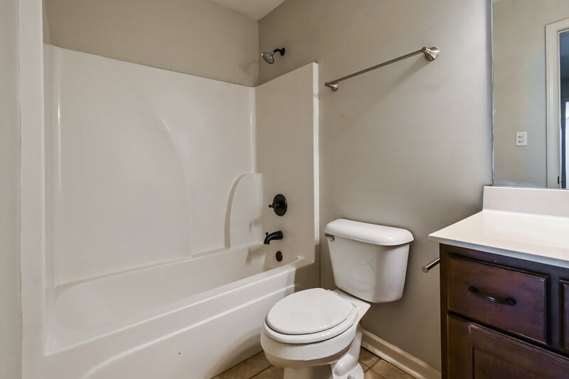 2,145/Mo, 8303 Windsor Ln Southaven, MS 38672 Bathroom View