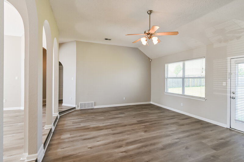 2,235/Mo, 9153 William Paul Dr Olive Branch, MS 38654 Living Room View 2