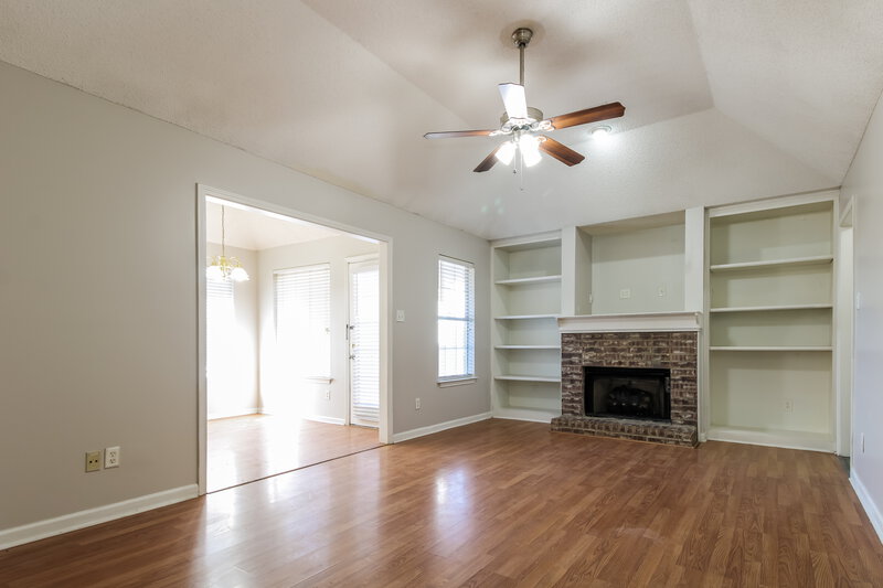 1,725/Mo, 1161 Cross Valley Cv Cordova, TN 38018 Living Room View 2