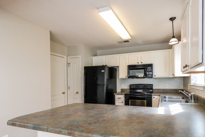 1,725/Mo, 1161 Cross Valley Cv Cordova, TN 38018 Kitchen View