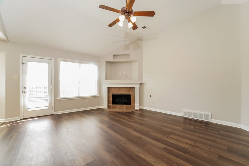 1,850/Mo, 1166 Whistler Dr Cordova, TN 38018 Living Room View 2