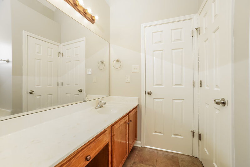 1,850/Mo, 1166 Whistler Dr Cordova, TN 38018 Main Bathroom View