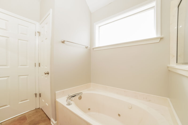 1,850/Mo, 1166 Whistler Dr Cordova, TN 38018 Main Bathroom View 2