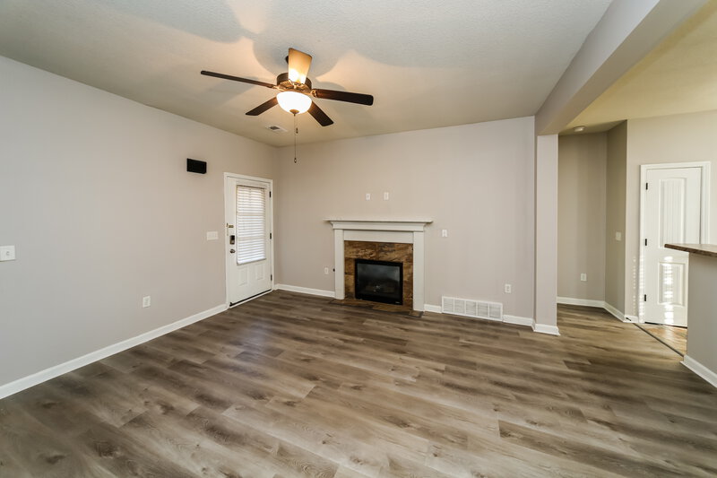 1,985/Mo, 7526 De Fleury Bnd E Southaven, MS 38672 Living Room View