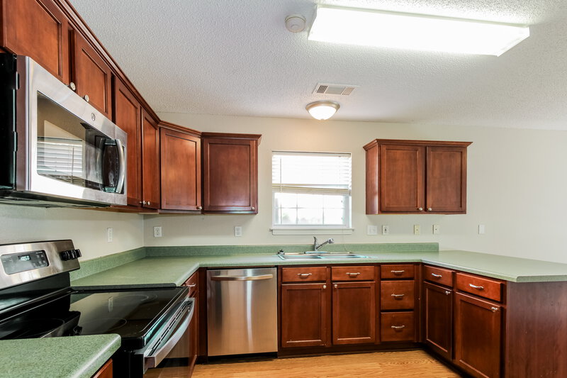 1,835/Mo, 7414 Fox Creek Dr Olive Branch, MS 38654 Kitchen View 2