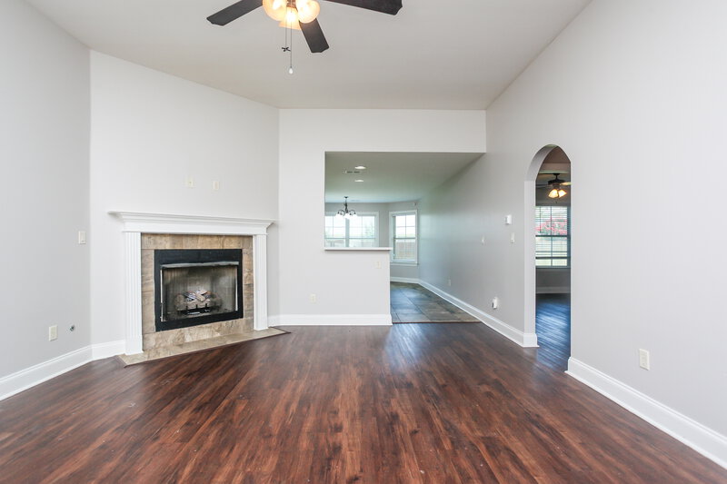 2,195/Mo, 3145 Pinetree Loop N Southaven, MS 38672 Living Room View