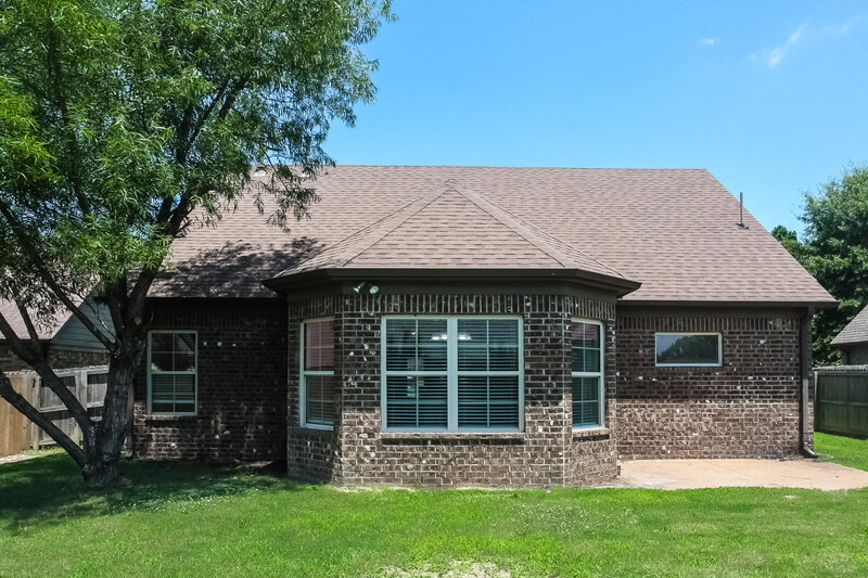 2,195/Mo, 3145 Pinetree Loop N Southaven, MS 38672 Rear View