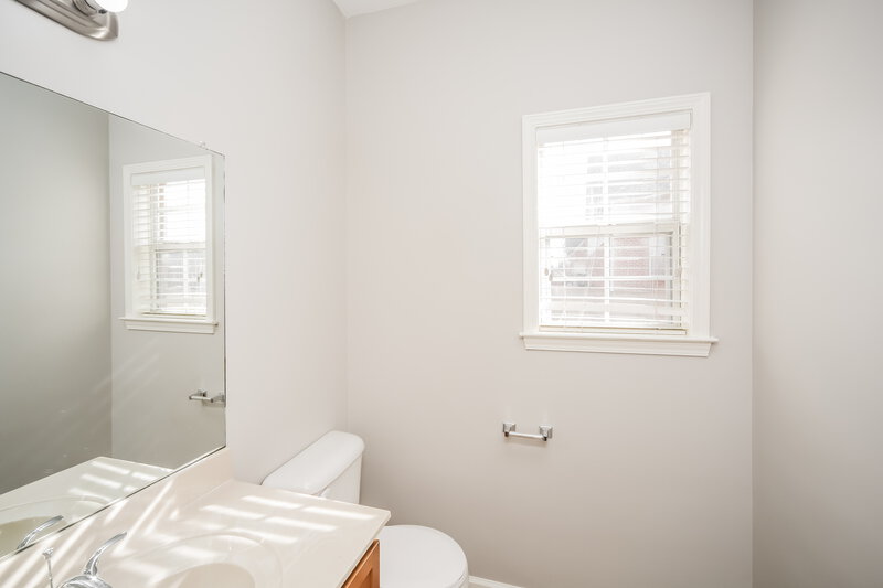 2,940/Mo, 2278 Purple Leaf Cv Cordova, TN 38016 Bathroom View 2