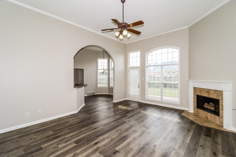 1,880/Mo, 1605 S Frence Creek Cv Cordova, TN 38016 Living Room View 2