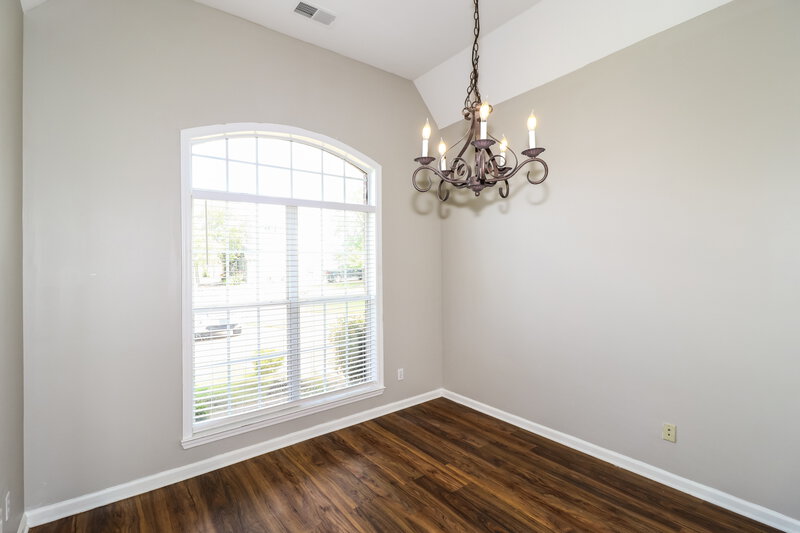 1,880/Mo, 1605 S Frence Creek Cv Cordova, TN 38016 Dining Room View