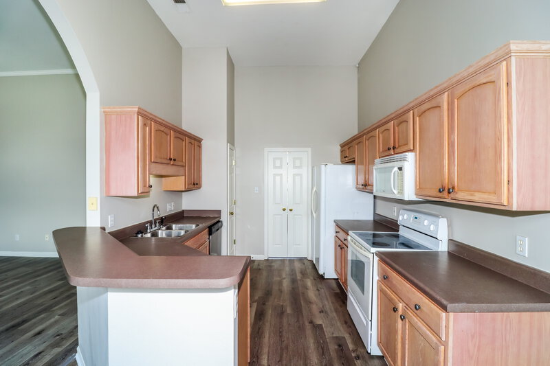 1,880/Mo, 1605 S Frence Creek Cv Cordova, TN 38016 Kitchen View