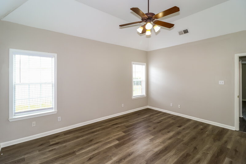 1,880/Mo, 1605 S Frence Creek Cv Cordova, TN 38016 Main Bedroom View