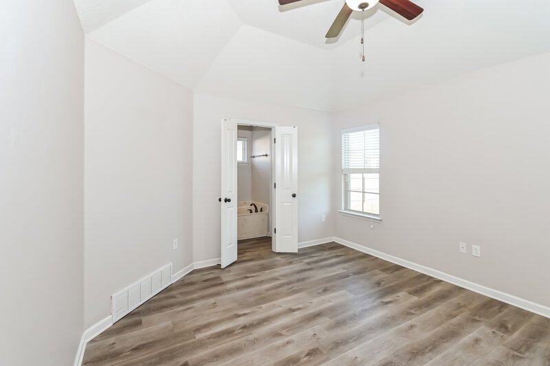 1,870/Mo, 7560 De Fleury Bnd E Southaven, MS 38672 Main Bedroom View 2
