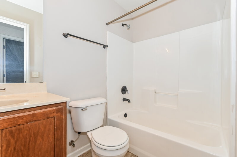 1,870/Mo, 7560 De Fleury Bnd E Southaven, MS 38672 Bathroom View