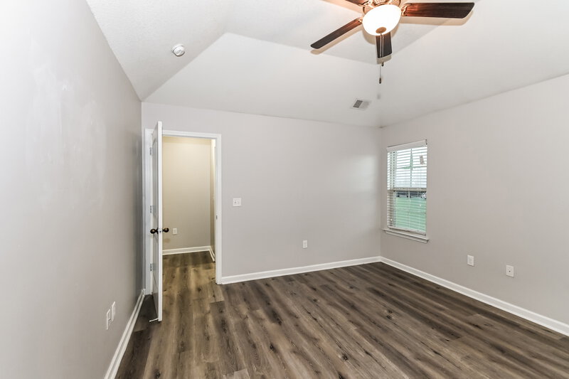 2,850/Mo, 7544 De Fleury Bnd E Southaven, MS 38672 Main Bedroom View 2