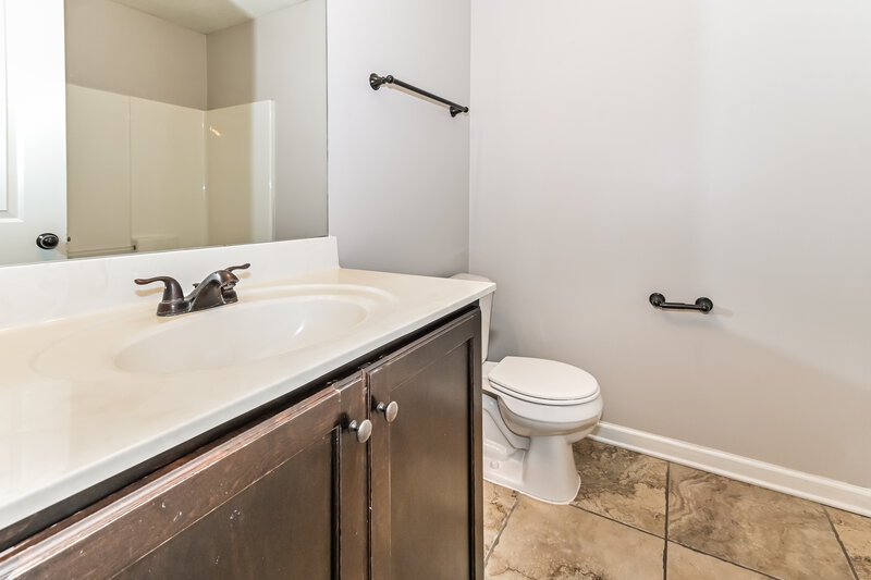 2,850/Mo, 7544 De Fleury Bnd E Southaven, MS 38672 Bathroom View