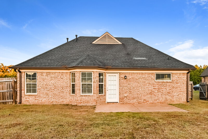 2,850/Mo, 7544 De Fleury Bnd E Southaven, MS 38672 Rear View