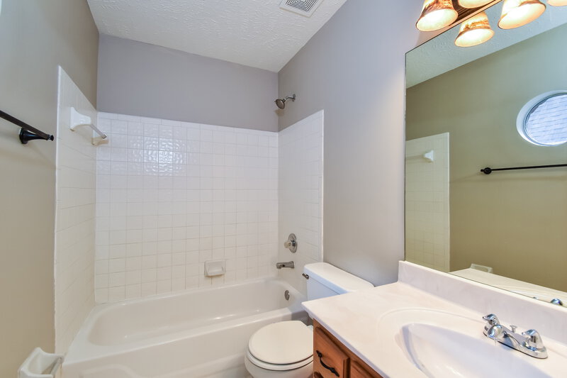 1,855/Mo, 7354 Pamela Cv Olive Branch, MS 38654 Bathroom View