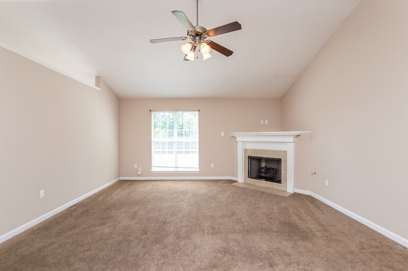 1,650/Mo, 1569 Ian Dr Southaven, MS 38671 Living Roomlarge View 2