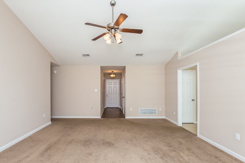 1,650/Mo, 1569 Ian Dr Southaven, MS 38671 Living Roomlarge View 3