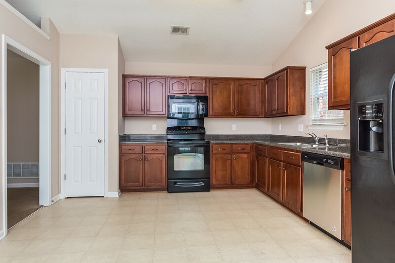 1,650/Mo, 1569 Ian Dr Southaven, MS 38671 Kitchenlarge View