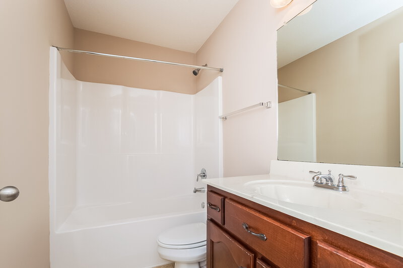 1,650/Mo, 1569 Ian Dr Southaven, MS 38671 Bathroomlarge View