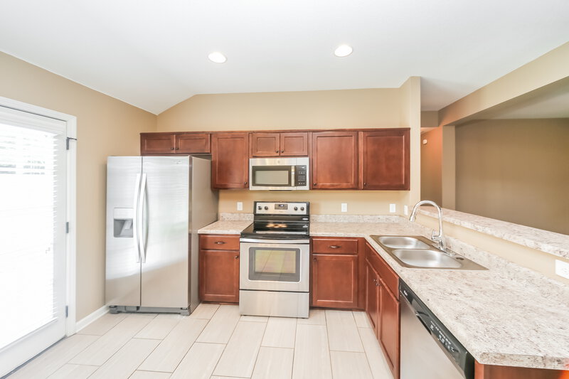 1,960/Mo, 7445 Ardennes Dr Southaven, MS 38671 Kitchen View 2