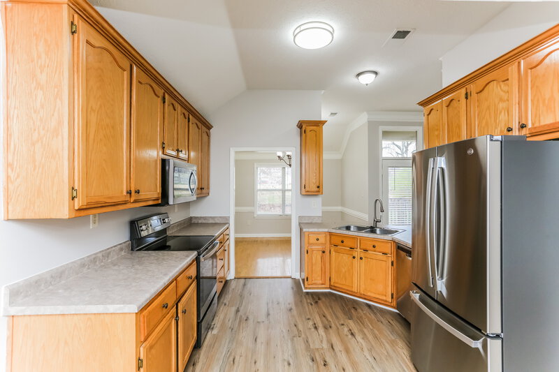 2,055/Mo, 4029 Amherst Dr Olive Branch, MS 38654 Kitchen View 2