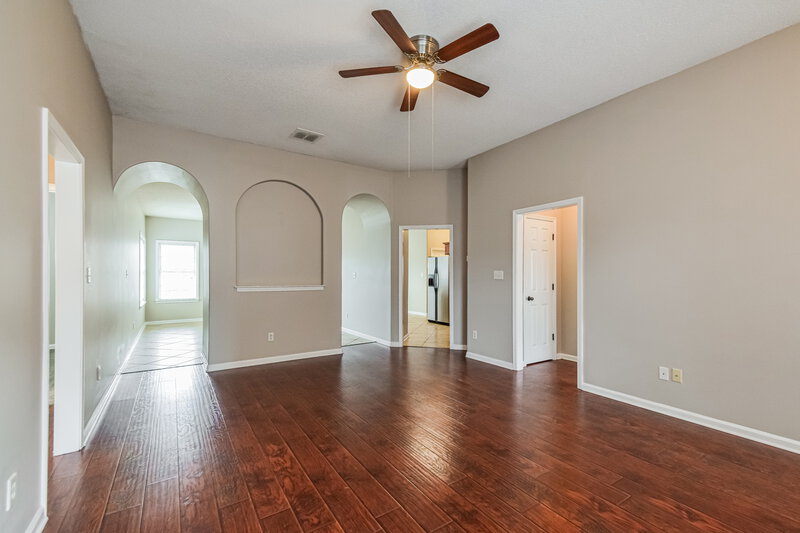 2,010/Mo, 5774 Bedford Loop E Southaven, MS 38672 Living Room View 2
