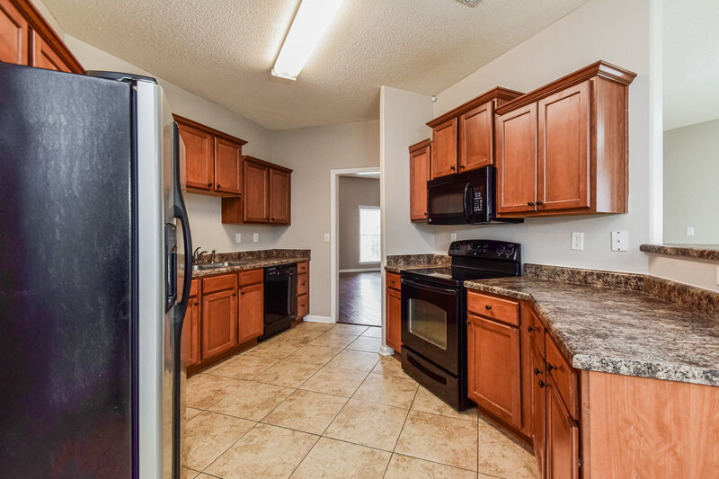 2,010/Mo, 5774 Bedford Loop E Southaven, MS 38672 Kitchen View