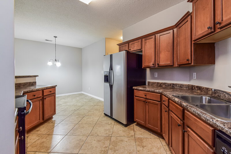 2,010/Mo, 5774 Bedford Loop E Southaven, MS 38672 Kitchen View 2