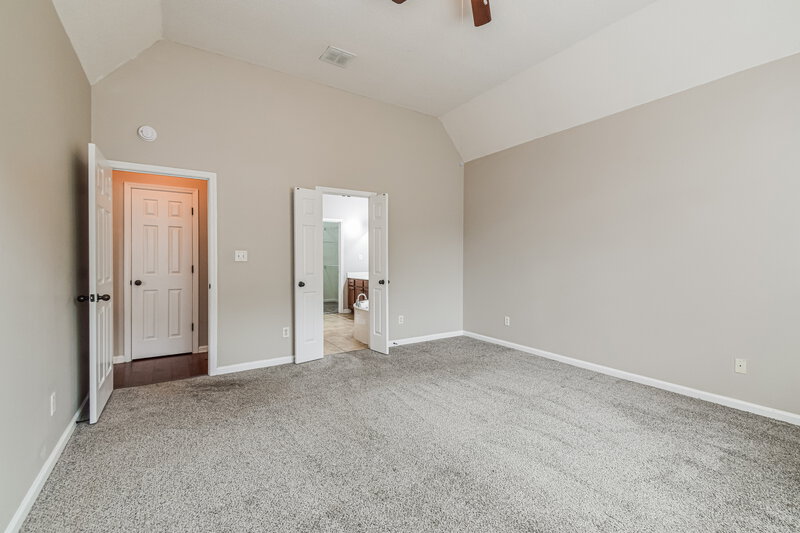 2,010/Mo, 5774 Bedford Loop E Southaven, MS 38672 Main Bedroom View