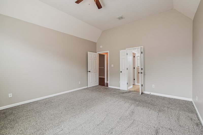 2,010/Mo, 5774 Bedford Loop E Southaven, MS 38672 Main Bedroom View 2