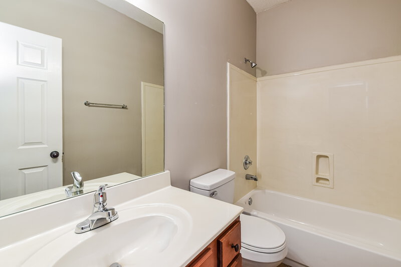 2,010/Mo, 5774 Bedford Loop E Southaven, MS 38672 Bathroom View