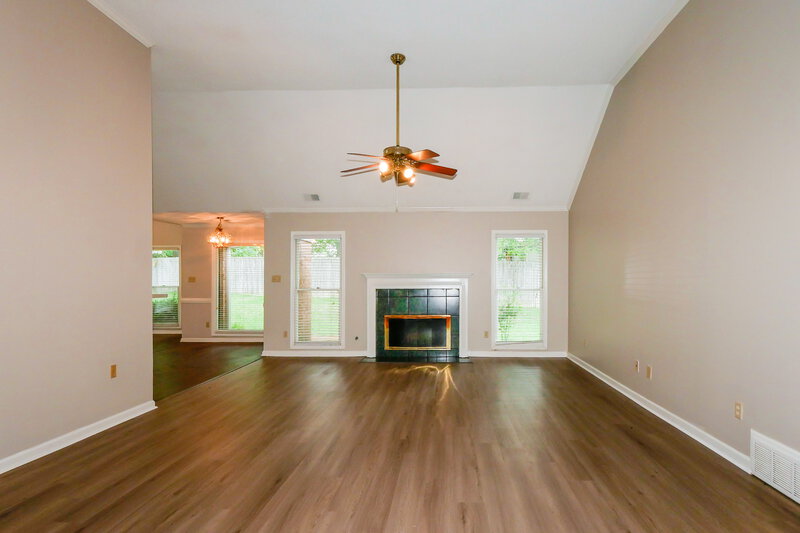 2,110/Mo, 2717 Twisted Oak Cv N Cordova, TN 38016 Living Room View 2