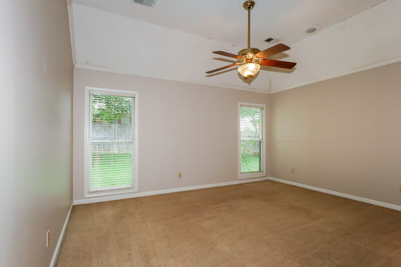 2,110/Mo, 2717 Twisted Oak Cv N Cordova, TN 38016 Main Bathroom View
